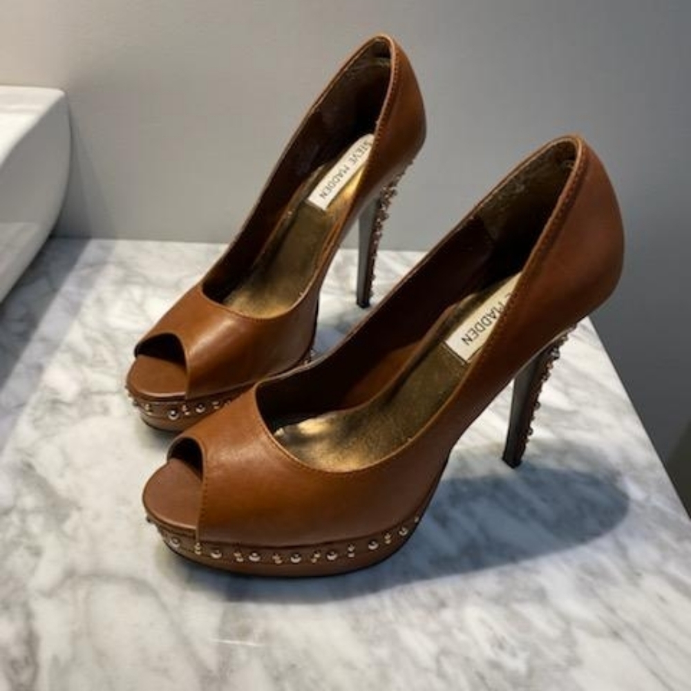 Heels - Picture 2 of 6
